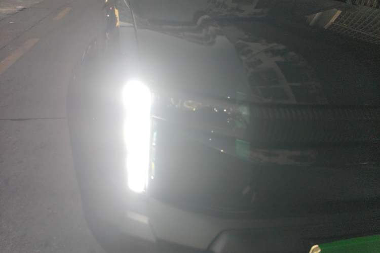 Used iCAR 03 2024 501km Two-Wheel Drive Long-Range Version Right Front Headlight