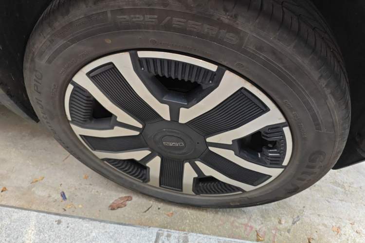 Used iCAR 03 2024 472km Four-Wheel Drive Long-Range Version Right Front Wheel Hub