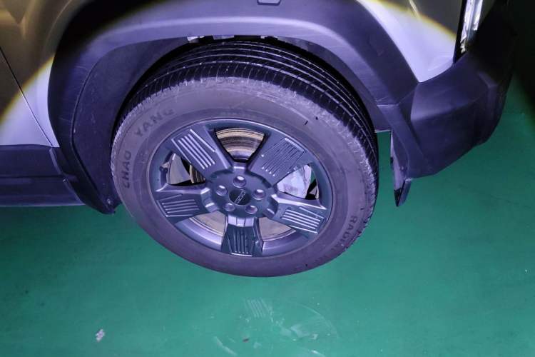 Used iCAR 03 2024 501km Two-Wheel Drive Long-Range Version Right Front Wheel Hub