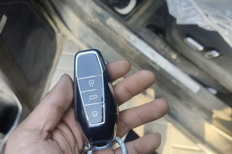 Used iCAR 03 2024 472km Four-Wheel Drive Long-Range Version Vehicle Key