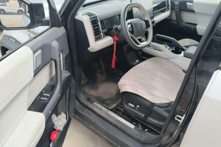 Used iCAR 03 2024 501km Four-wheel Drive Long-Range Advanced Version Driver Seat