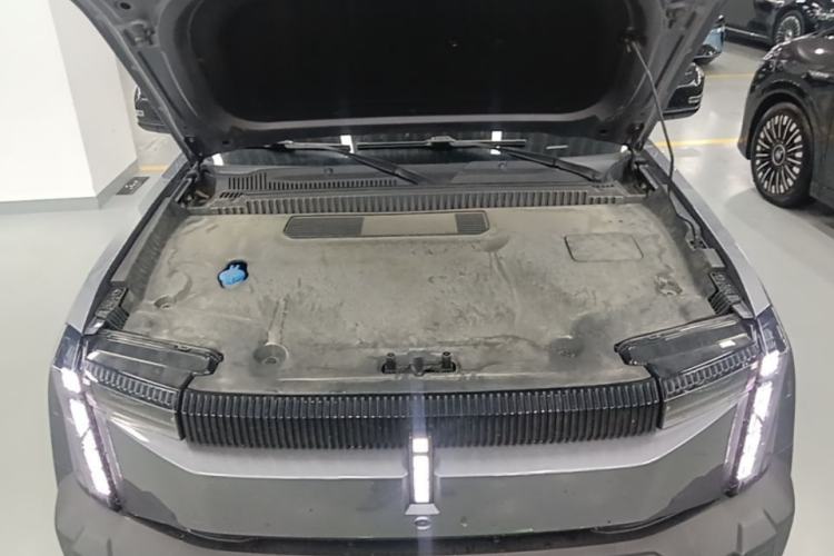 Used iCAR 03 2024 501km Four-wheel Drive Long-Range Advanced Version Engine Bay
