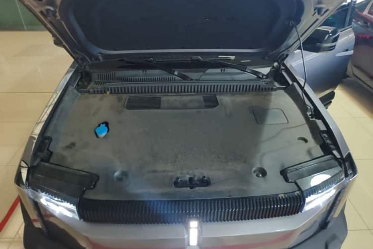 Used iCAR 03 2024 501km Range Two-Wheel Drive Long-Range Smart Trend Edition Engine Bay