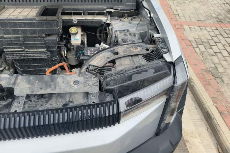 Used iCAR 03 2024 501km Four-wheel Drive Long-Range Advanced Version Engine Bay Left