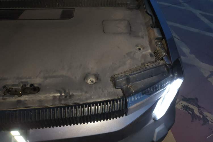Used iCAR 03 2024 501km Two-Wheel Drive Long-Range Version Engine Bay Left