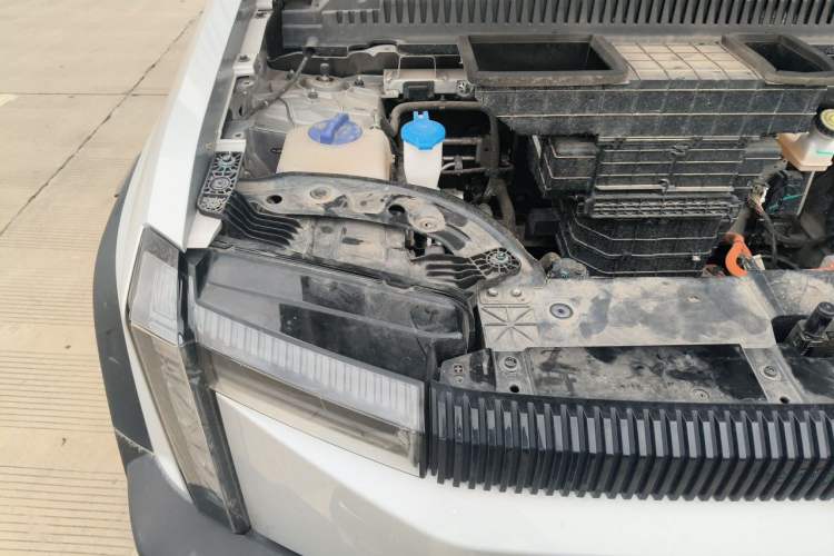 Used iCAR 03 2024 501km Four-wheel Drive Long-Range Advanced Version Engine Bay Right