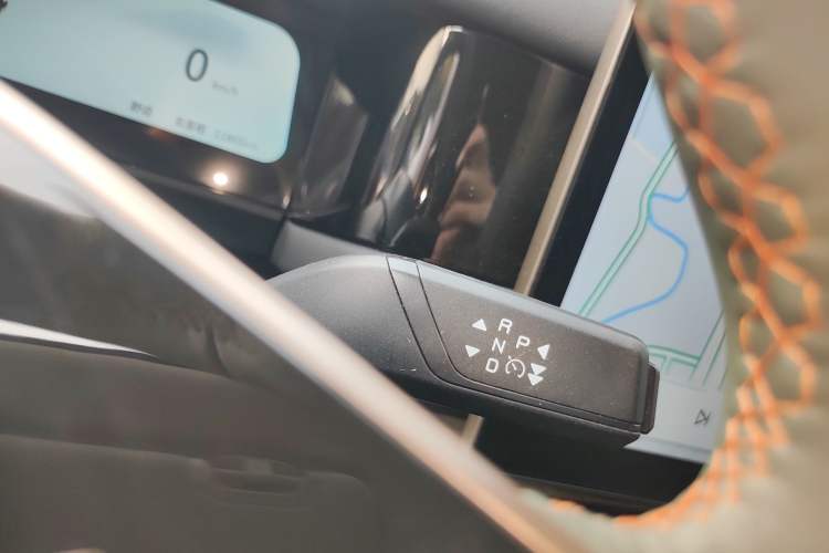 Used iCAR 03 2024 472km Four-Wheel Drive Long-Range Intelligent Advanced Version Gear Lever