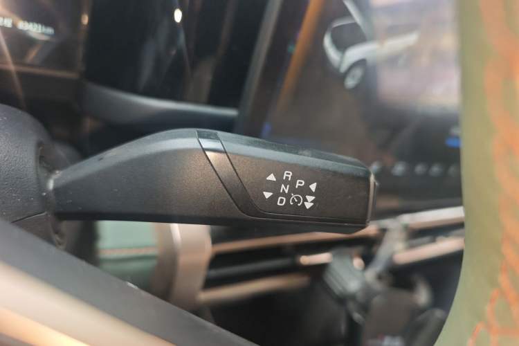 Used iCAR 03 2024 501km Range Two-Wheel Drive Long-Range Smart Trend Edition Gear Lever