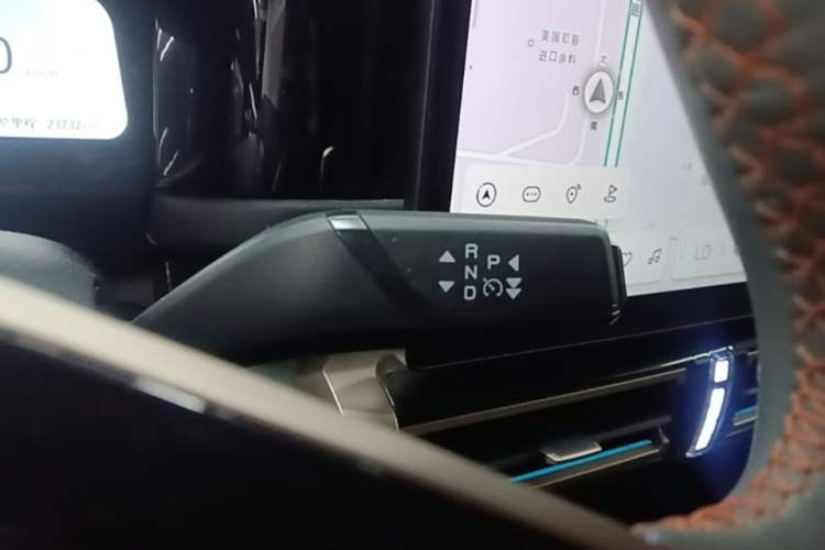 Used iCAR 03 2024 501km Four-wheel Drive Long-Range Advanced Version Gear Lever
