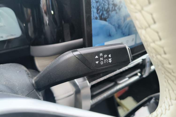 Used iCAR 03 2024 501km Four-wheel Drive Long-Range Advanced Version Gear Lever
