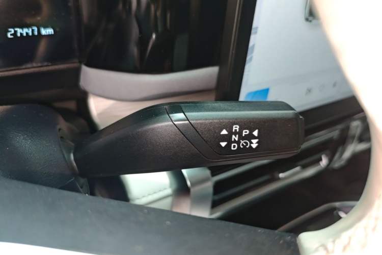 Used iCAR 03 2024 501km Two-Wheel Drive Long-Range Version Gear Lever