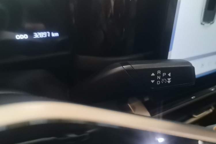 Used iCAR 03 2024 501km Two-Wheel Drive Long-Range Version Gear Lever