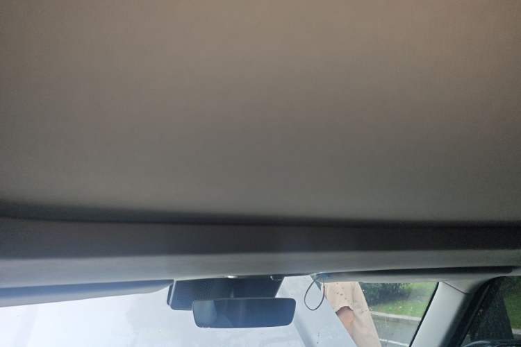 Used iCAR 03 2024 501km Range Two-Wheel Drive Long-Range Smart Trend Edition Headliner