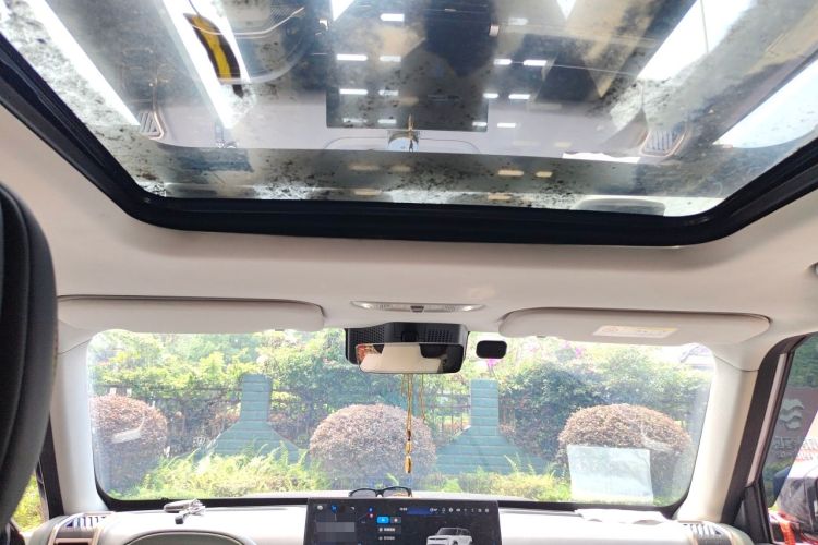 Used iCAR 03 2024 501km Four-wheel Drive Long-Range Advanced Version Headliner