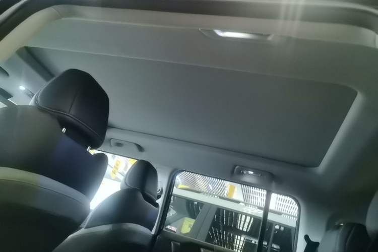 Used iCAR 03 2024 501km Two-Wheel Drive Long-Range Version Headliner