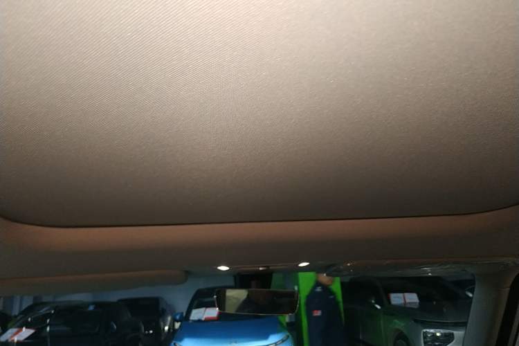 Used iCAR 03 2024 472km Four-Wheel Drive Long-Range Version Headliner