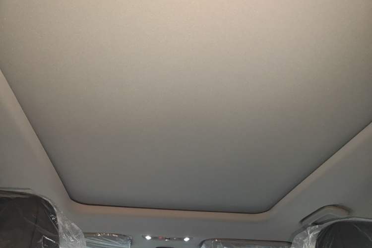 Used iCAR 03 2024 472km Four-Wheel Drive Long-Range Version Headliner