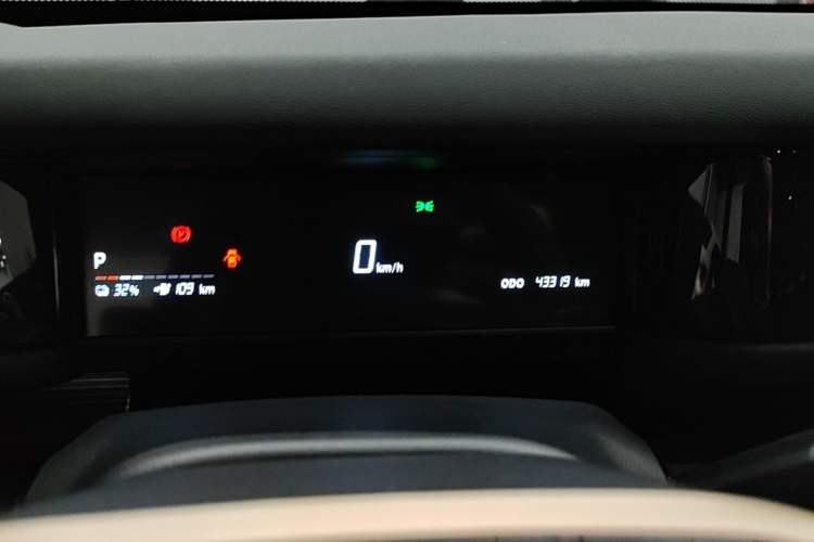 Used iCAR 03 2024 401km Two-Wheel Drive Standard Advanced Version Instrument Cluster