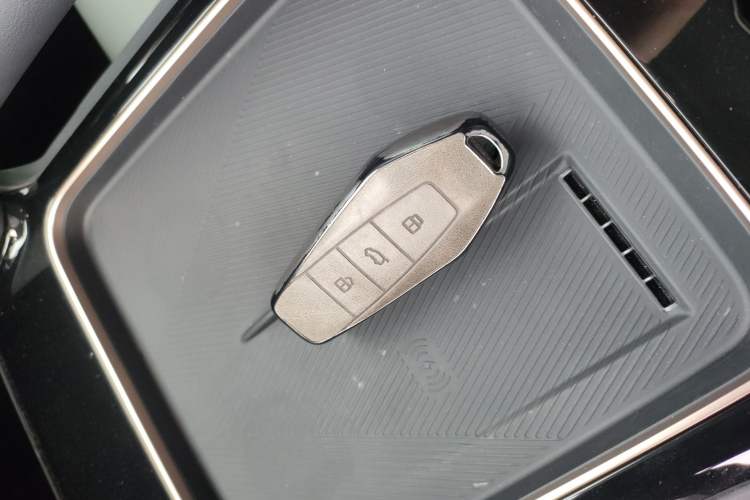 Used iCAR 03 2024 501km Two-Wheel Drive Long-Range Yuechao Edition Interior 1