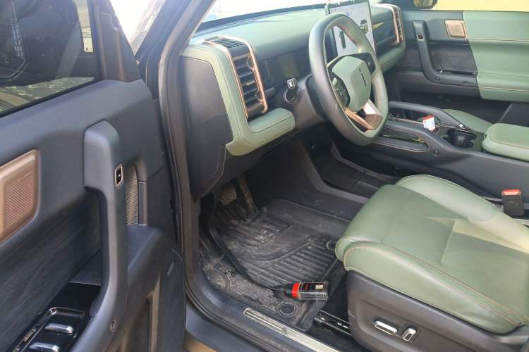 Used iCAR 03 2024 401km Two-Wheel Drive Standard Advanced Version Interior 3