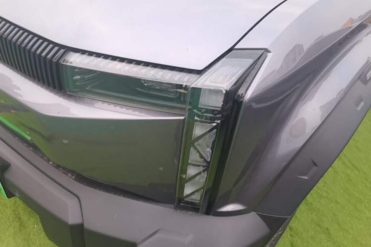 Used iCAR 03 2024 501km Two-Wheel Drive Long-Range Version Left Front Headlight