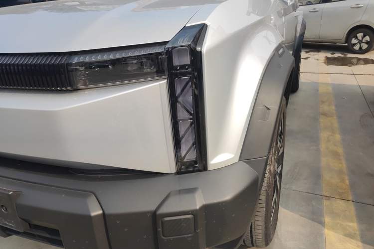 Used iCAR 03 2024 472km Four-Wheel Drive Long-Range Intelligent Advanced Version Left Front Headlight