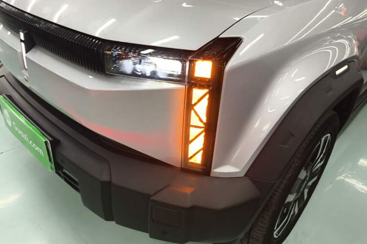 Used iCAR 03 2024 472km Four-Wheel Drive Long-Range Version Left Front Headlight