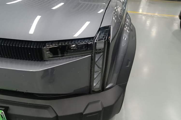 Used iCAR 03 2024 501km Four-wheel Drive Long-Range Advanced Version Left Front Headlight