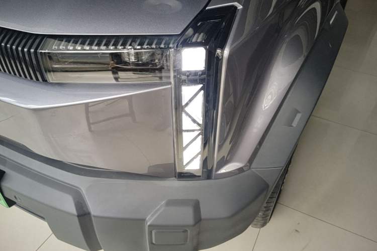 Used iCAR 03 2024 401km Two-Wheel Drive Standard Advanced Version Left Front Headlight