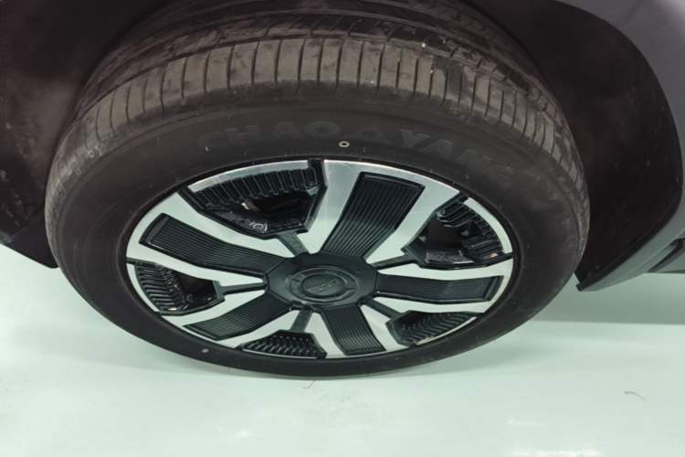 Used iCAR 03 2024 472km Four-Wheel Drive Long-Range Version Left Front Wheel Hub
