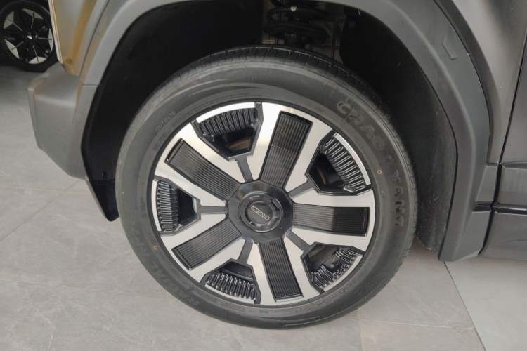 Used iCAR 03 2024 501km Four-wheel Drive Long-range Intelligent Driving Edition Left Front Wheel Hub