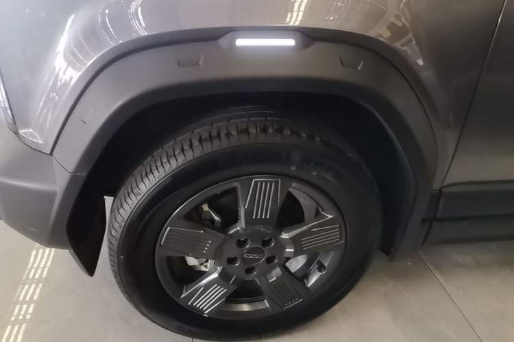 Used iCAR 03 2024 501km Two-Wheel Drive Long-Range Version Left Front Wheel Hub