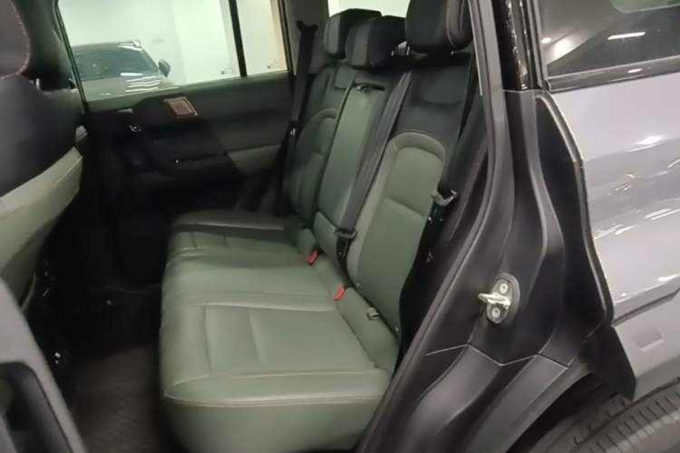 Used iCAR 03 2024 501km Four-wheel Drive Long-Range Advanced Version Left Rear Seat
