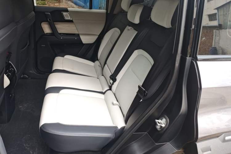 Used iCAR 03 2024 501km Two-Wheel Drive Long-Range Version Left Rear Seat