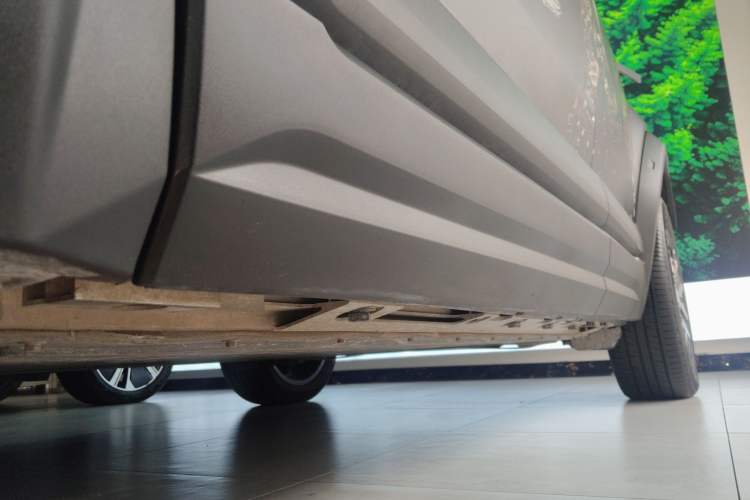 Used iCAR 03 2024 501km Four-wheel Drive Long-range Intelligent Driving Edition Left Side Sill
