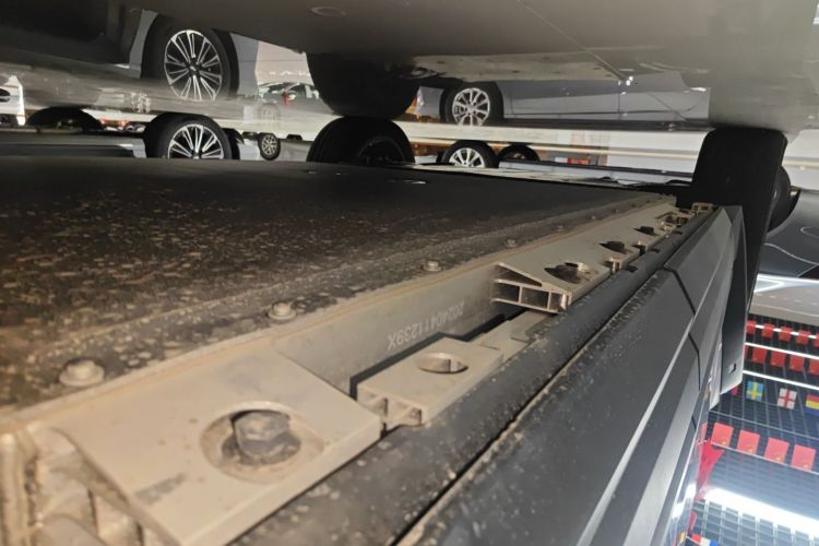 Used iCAR 03 2024 472km Four-Wheel Drive Long-Range Version Left Side Sill