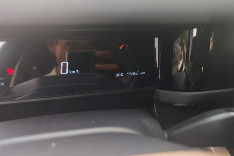 Used iCAR 03 2024 501km Two-Wheel Drive Long-Range Version Odometer Close Up