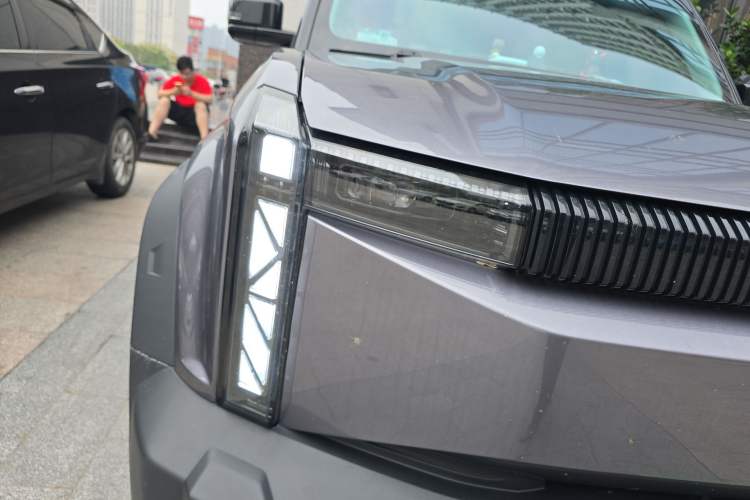 Used iCAR 03 2024 401km Two-Wheel Drive Standard Advanced Version Right Front Headlight