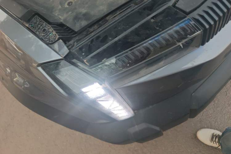 Used iCAR 03 2024 501km Two-Wheel Drive Long-Range Version Right Front Headlight