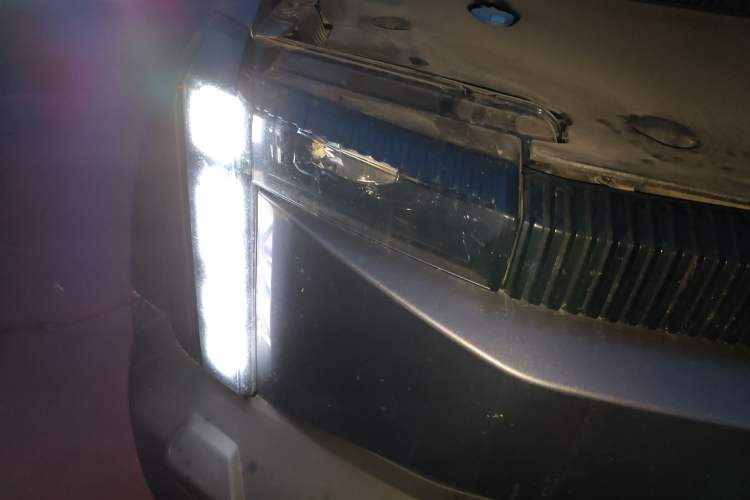 Used iCAR 03 2024 501km Two-Wheel Drive Long-Range Version Right Front Headlight