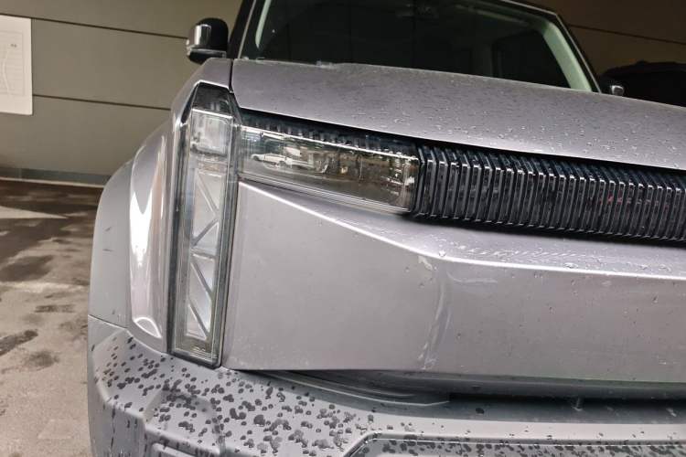 Used iCAR 03 2024 401km Two-Wheel Drive Standard Advanced Version Right Front Headlight