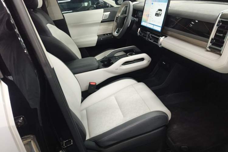 Used iCAR 03 2024 472km Four-Wheel Drive Long-Range Version Right Front Seat