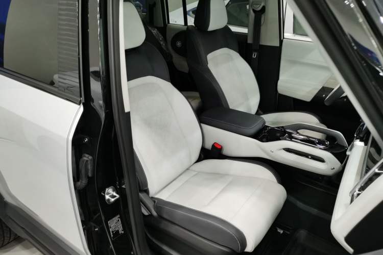 Used iCAR 03 2024 472km Four-Wheel Drive Long-Range Version Right Front Seat