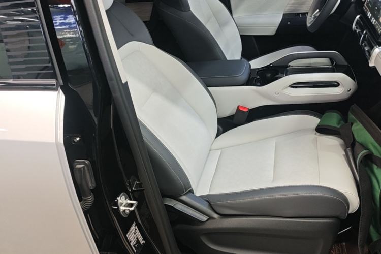 Used iCAR 03 2024 501km Two-Wheel Drive Long-Range Version Right Front Seat