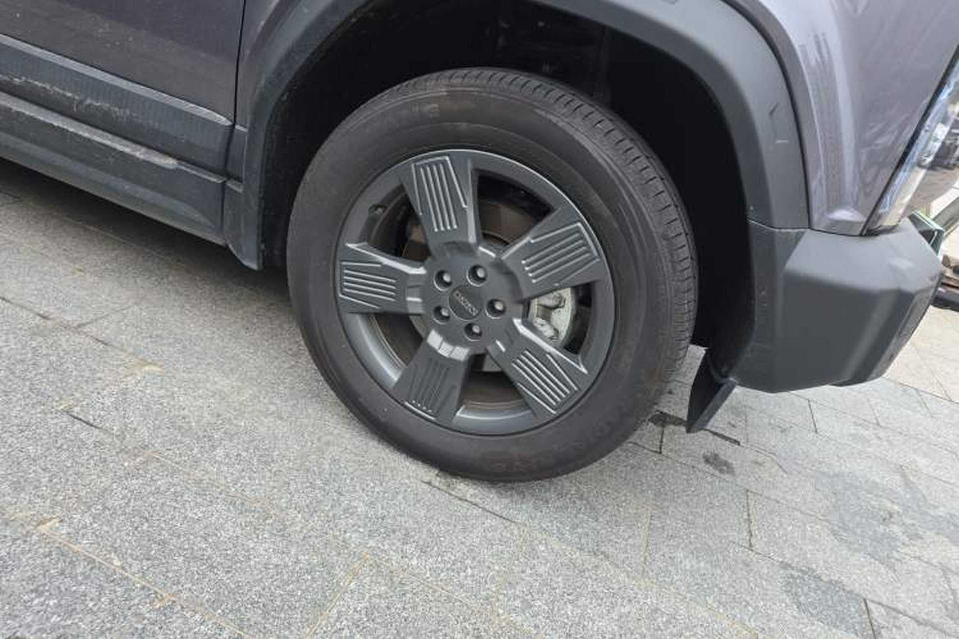 Used iCAR 03 2024 401km Two-Wheel Drive Standard Advanced Version Right Front Wheel Hub