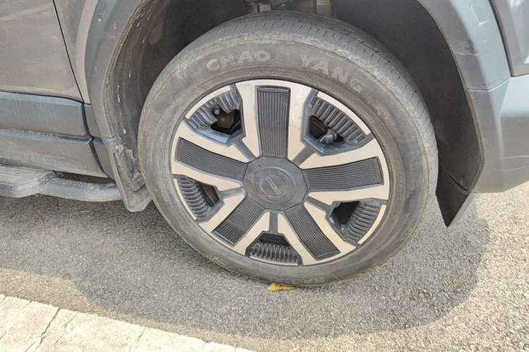 Used iCAR 03 2024 501km Four-wheel Drive Long-Range Advanced Version Right Front Wheel Hub