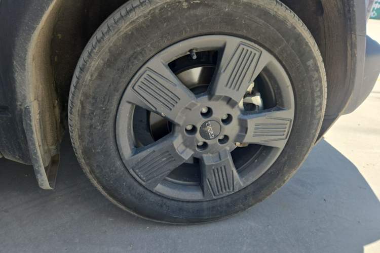 Used iCAR 03 2024 401km Range Two-Wheel Drive Standard Yuechao Version Right Front Wheel Hub