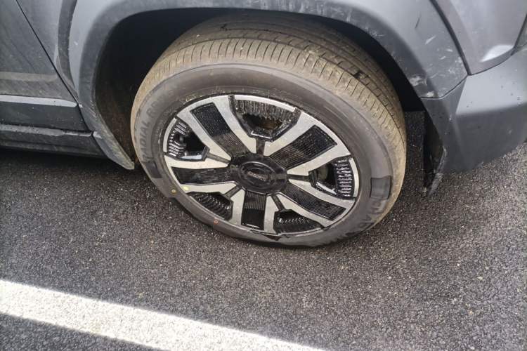 Used iCAR 03 2024 472km Four-Wheel Drive Long-Range Smart Enjoyment Version Right Front Wheel Hub