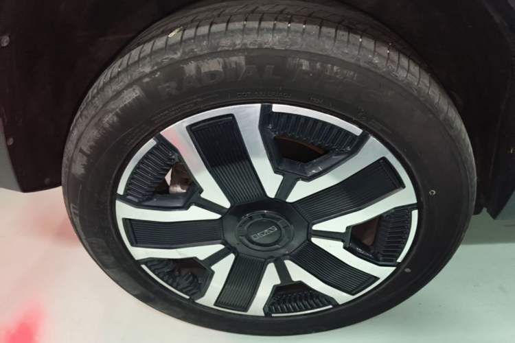 Used iCAR 03 2024 472km Four-Wheel Drive Long-Range Version Right Rear Wheel Hub
