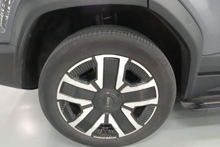 Used iCAR 03 2024 501km Four-wheel Drive Long-Range Advanced Version Right Rear Wheel Hub